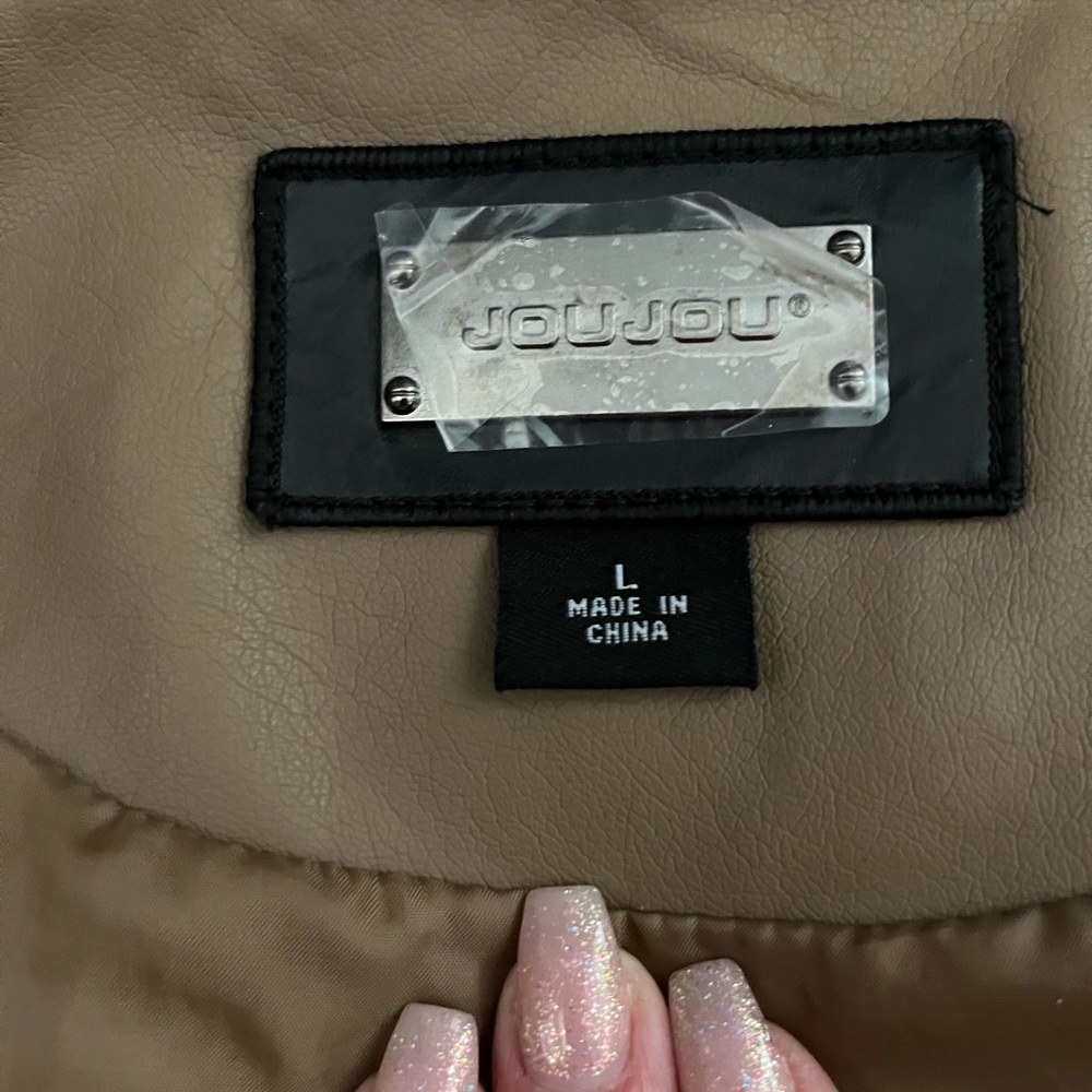 JuJu tan jacket size L with Tags